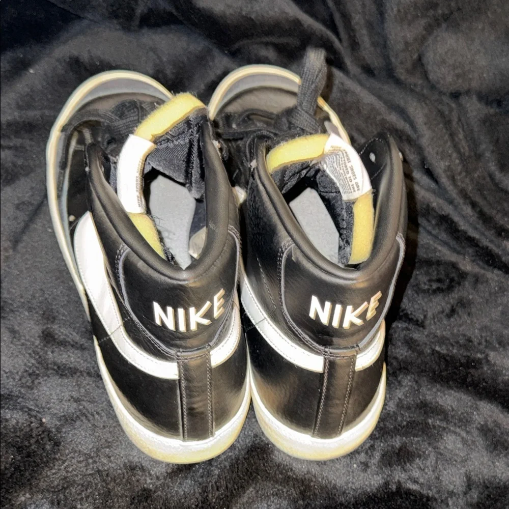 Nike Blazer Mid 77 Vintage Sz 9.5 US MENS